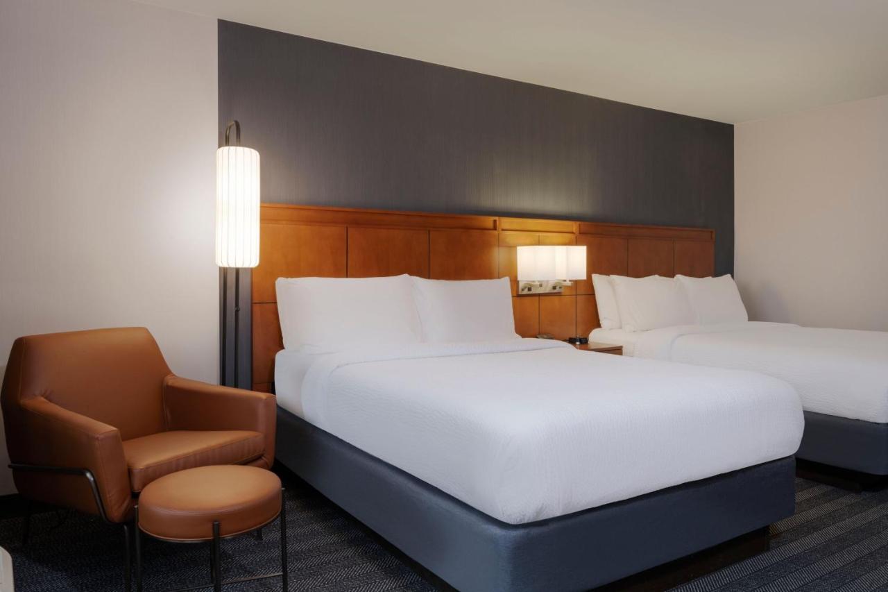 Courtyard By Marriott Columbus New Albany Hotel Exterior photo