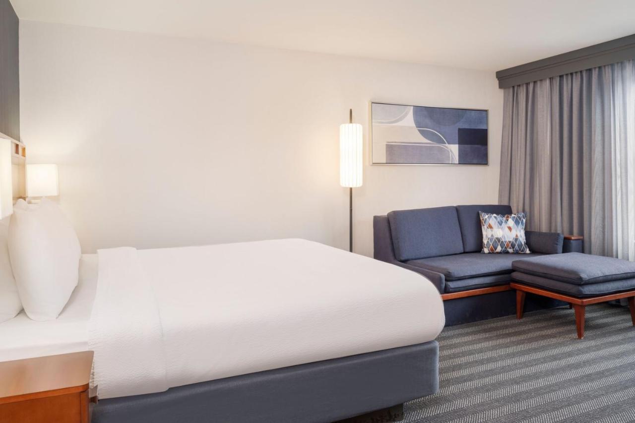 Courtyard By Marriott Columbus New Albany Hotel Exterior photo