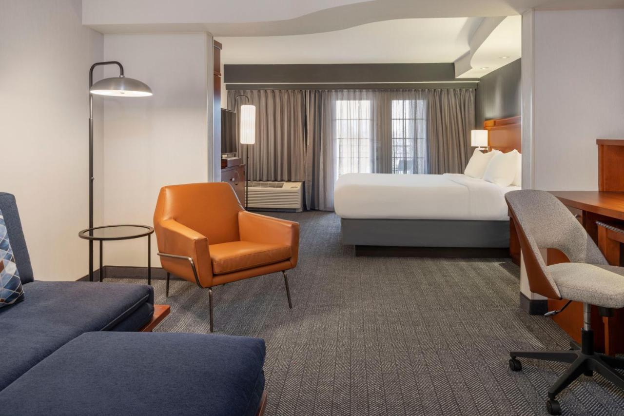 Courtyard By Marriott Columbus New Albany Hotel Exterior photo
