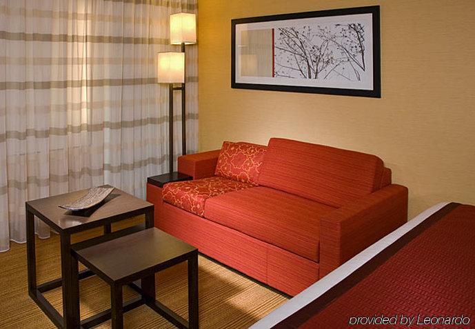 Courtyard By Marriott Columbus New Albany Hotel Exterior photo